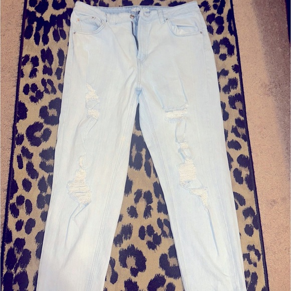 Light Skinned Jeans - Picture 1 of 6